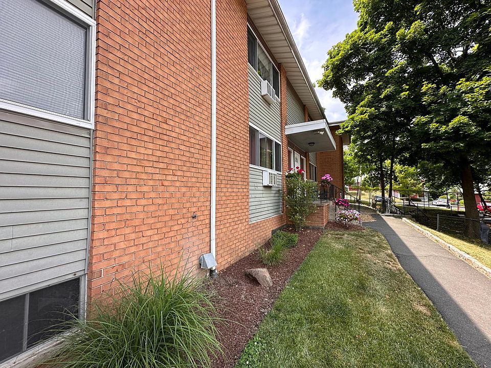 2nd image of 18 Waldron Ave APT 3A