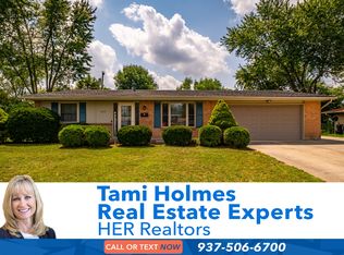 1020 Merrywood Dr, Englewood, OH