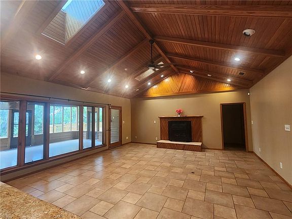 5th image of 160 Glyndale Cir