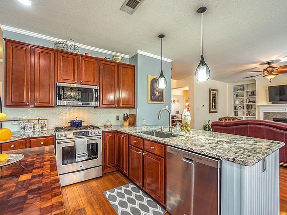 5th image of 9 Creekside Dr