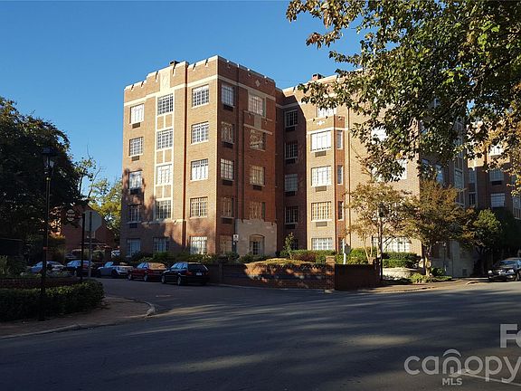 4th image of 301 W 10th St APT 206