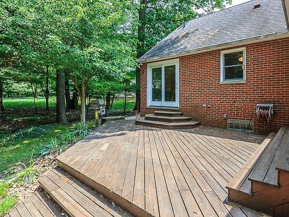4th image of 1716 Braeburn Park Dr