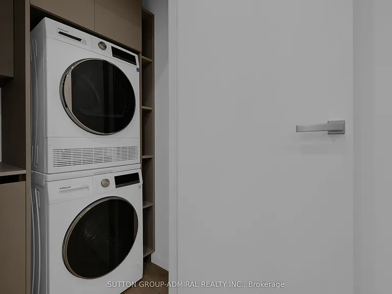 647 College St #102 — Photo 27