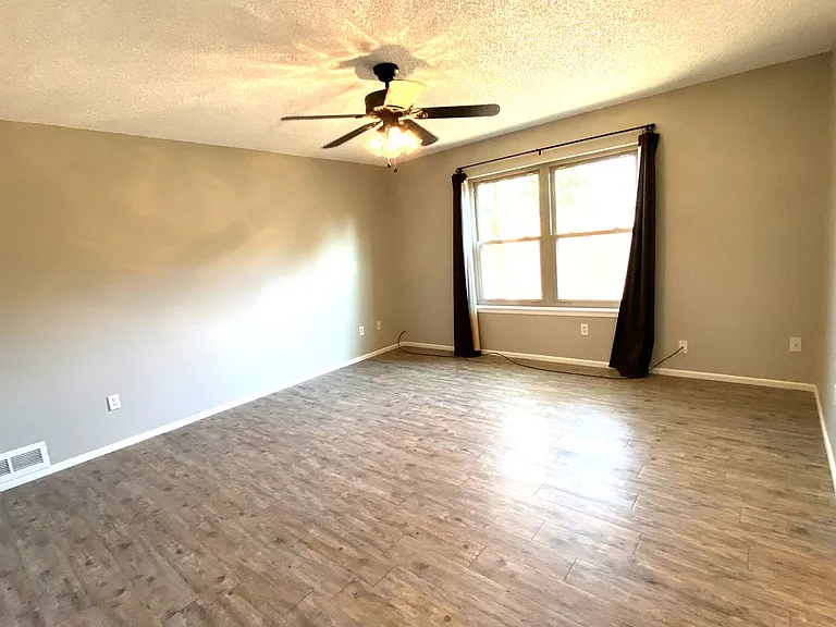9818 Jordan Ave — Photo 19