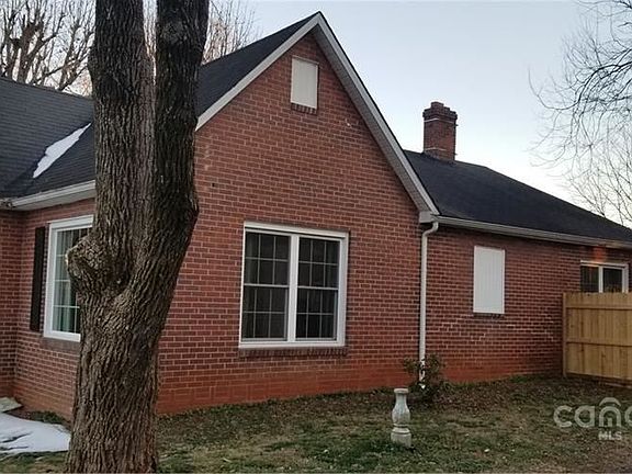 2nd image of 122 East Ave