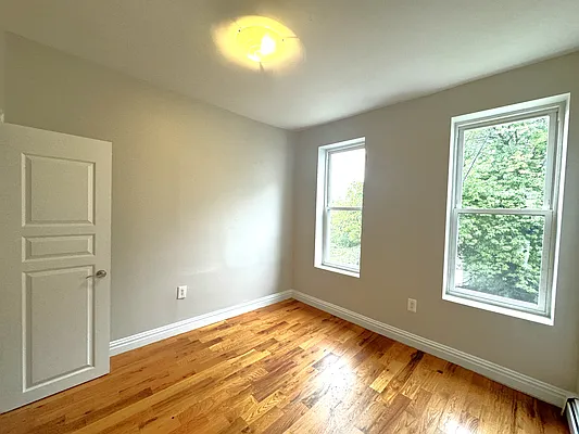 Rented by Pear NYC LLC | media 22