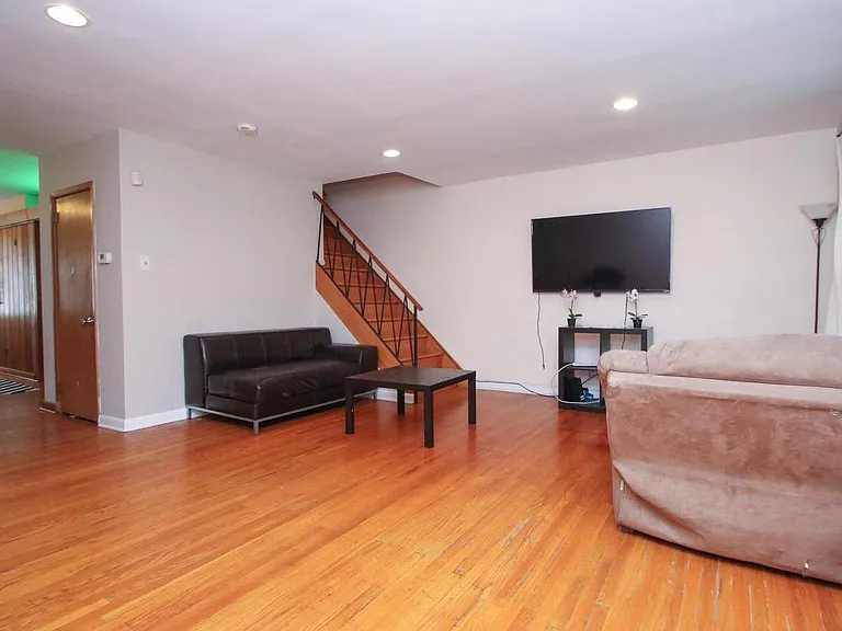 2734 W Country Club Rd — Photo 1