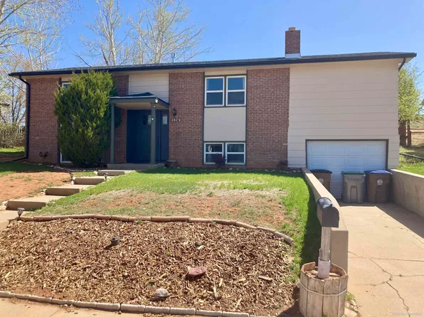 1975 N 17th St, Laramie, WY 82072