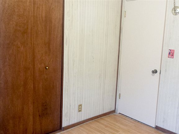 4th image of 428 Saunders Ave