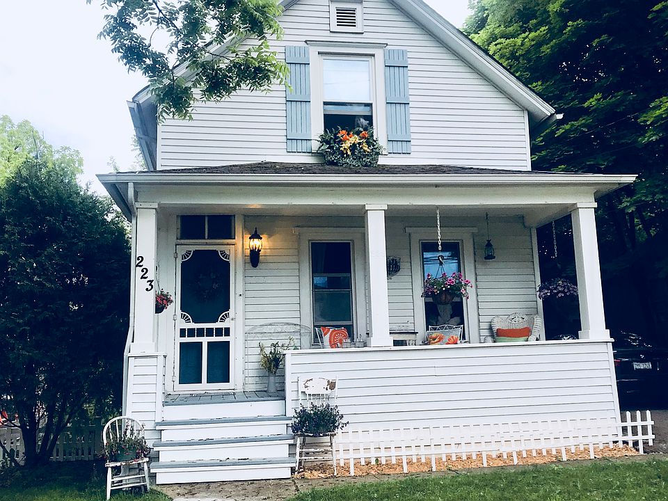 1st image of 223 E Church St