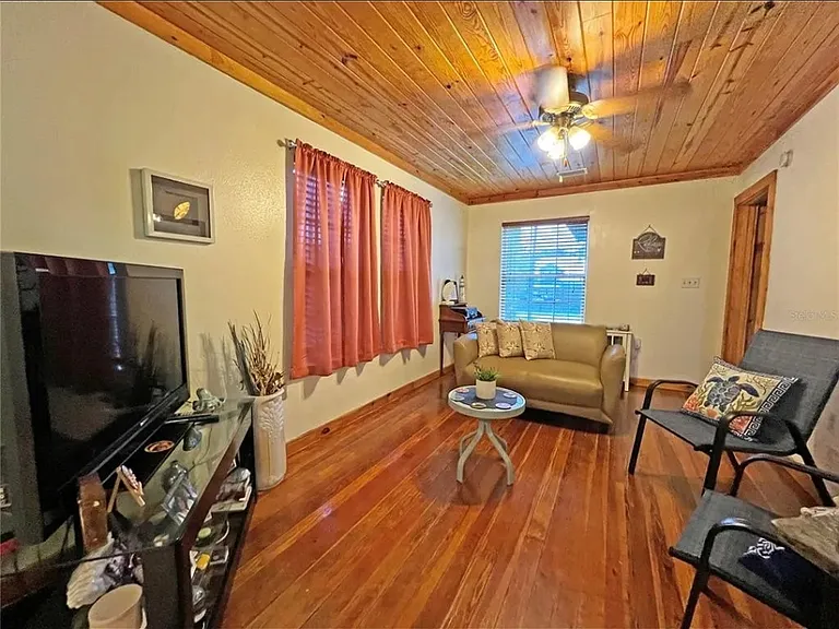231 N Park Ave — Photo 9