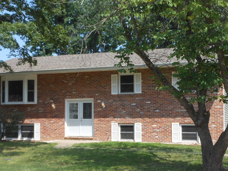1st image of 4506 Village Dr