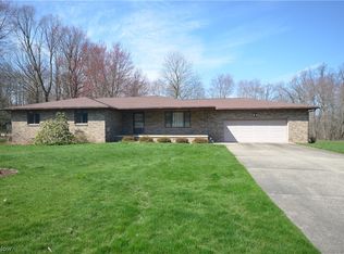 597 Kapity Dr, Mogadore, OH 44260