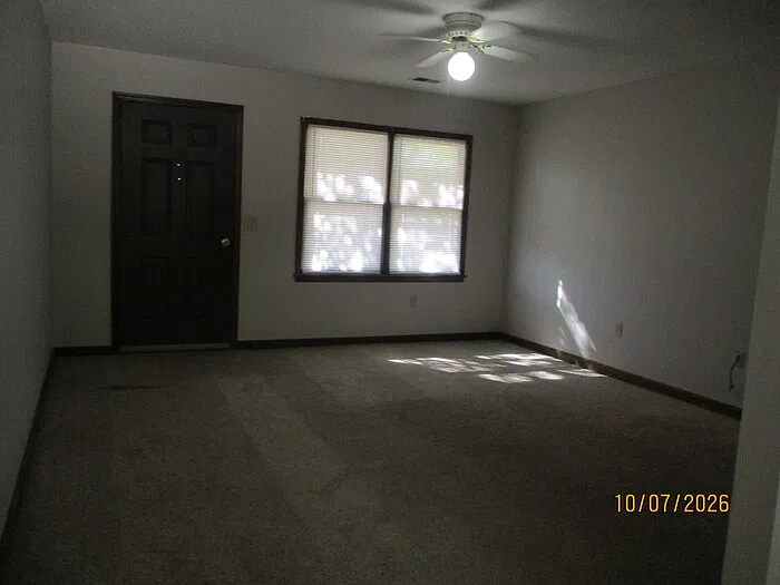 2 bed, 1.0 bath, $1,025 — Photo 2