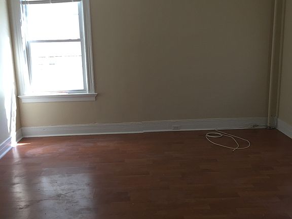 3rd image of 90 Vermont Ave