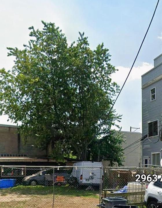 1st image of 2963 Amber St