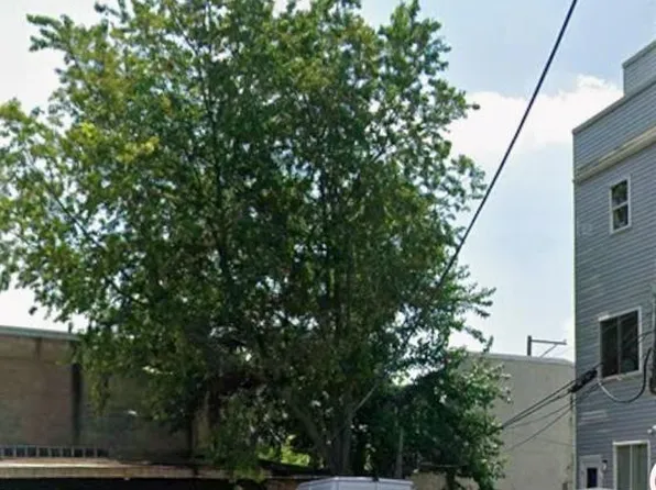 2963 Amber St, Philadelphia, PA 19134