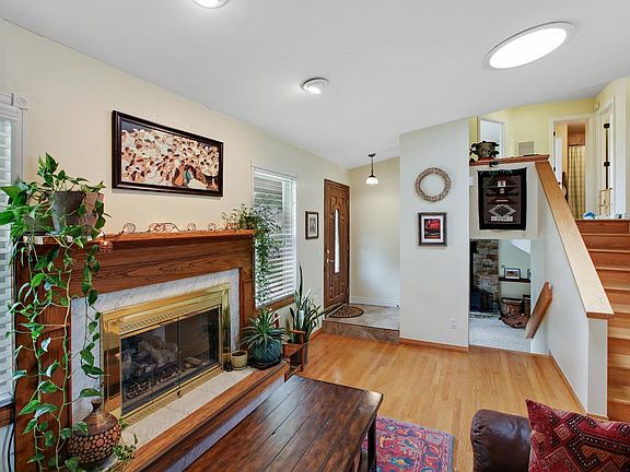 4th image of 2672 Catalina Dr