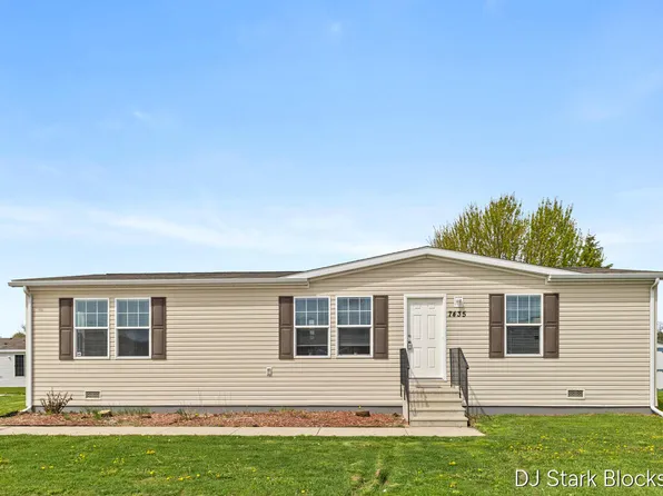 7435 Bronco Dr SE, Caledonia, MI 49316