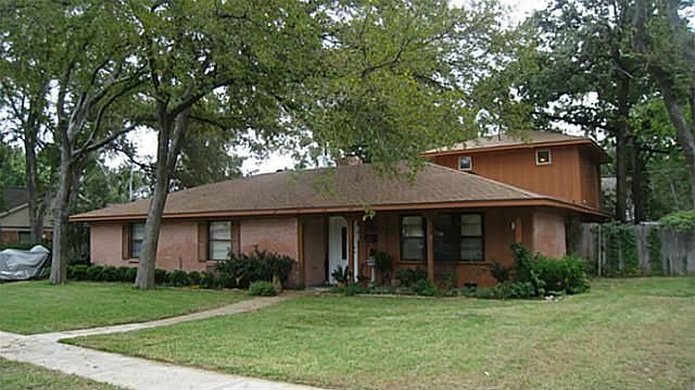 1st image of 305 Robinhood Dr