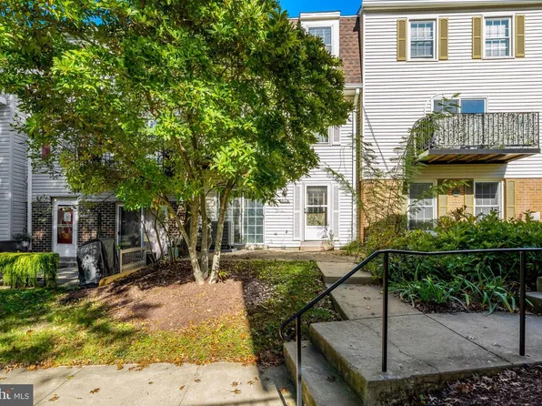 6354 Fenestra Ct, Burke, VA 22015