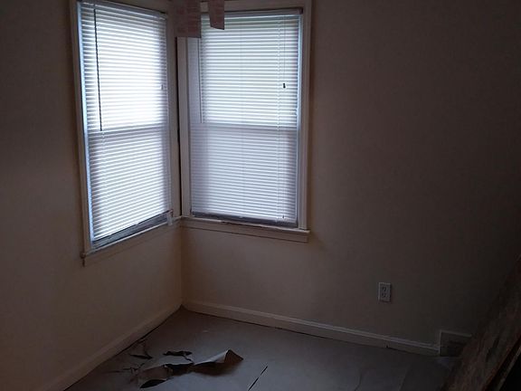 Dining area right off kitchen.