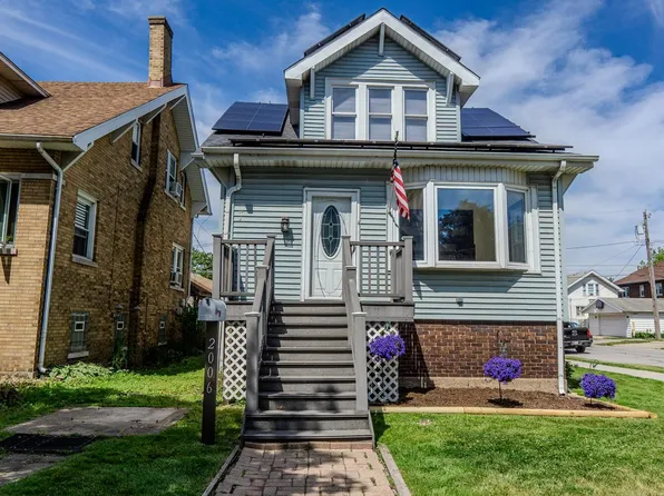 2006 Superior Ave, Whiting, IN 46394