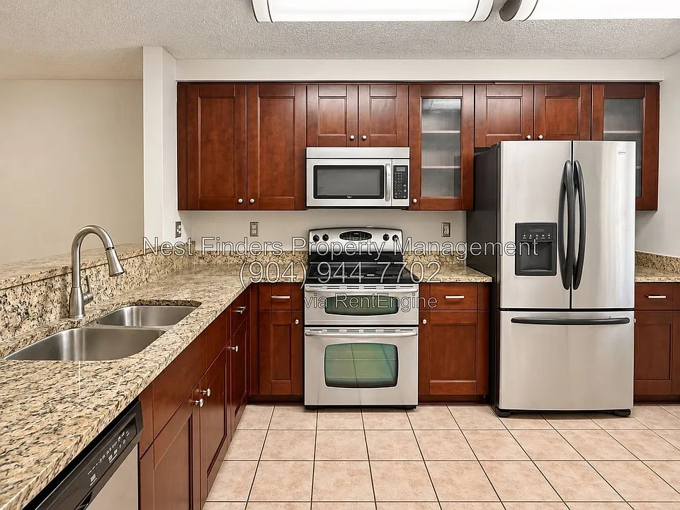 1604 Arcadia Dr #305