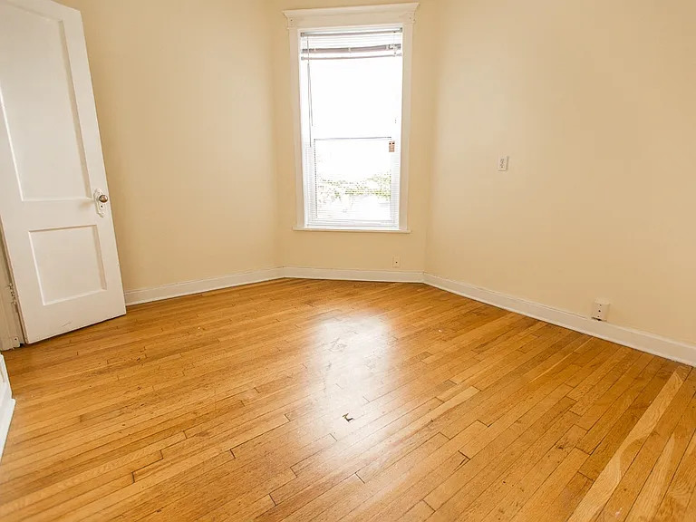 1143 W. Waveland Ave. — Photo 5