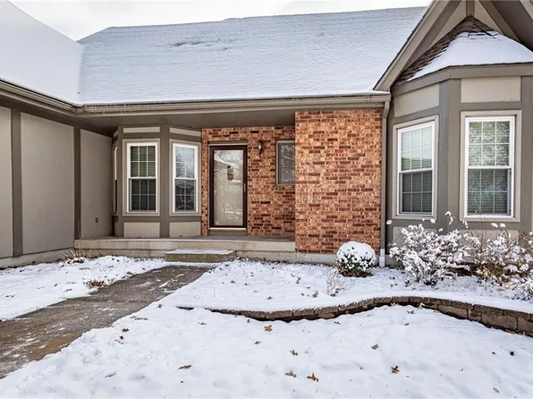 13507 S Locust St, Olathe, KS 66062