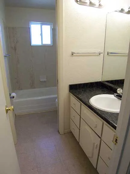 2632 Dakota St NE — Photo 3