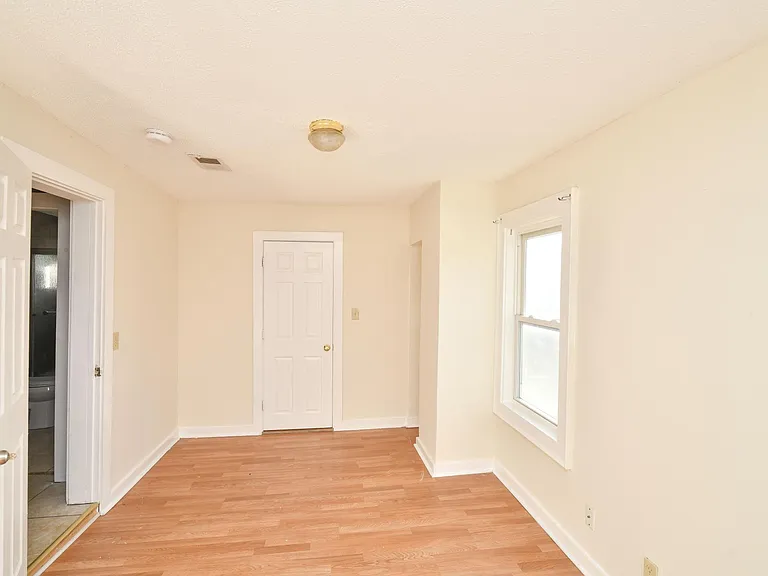 10 Milton St #2 — Photo 12