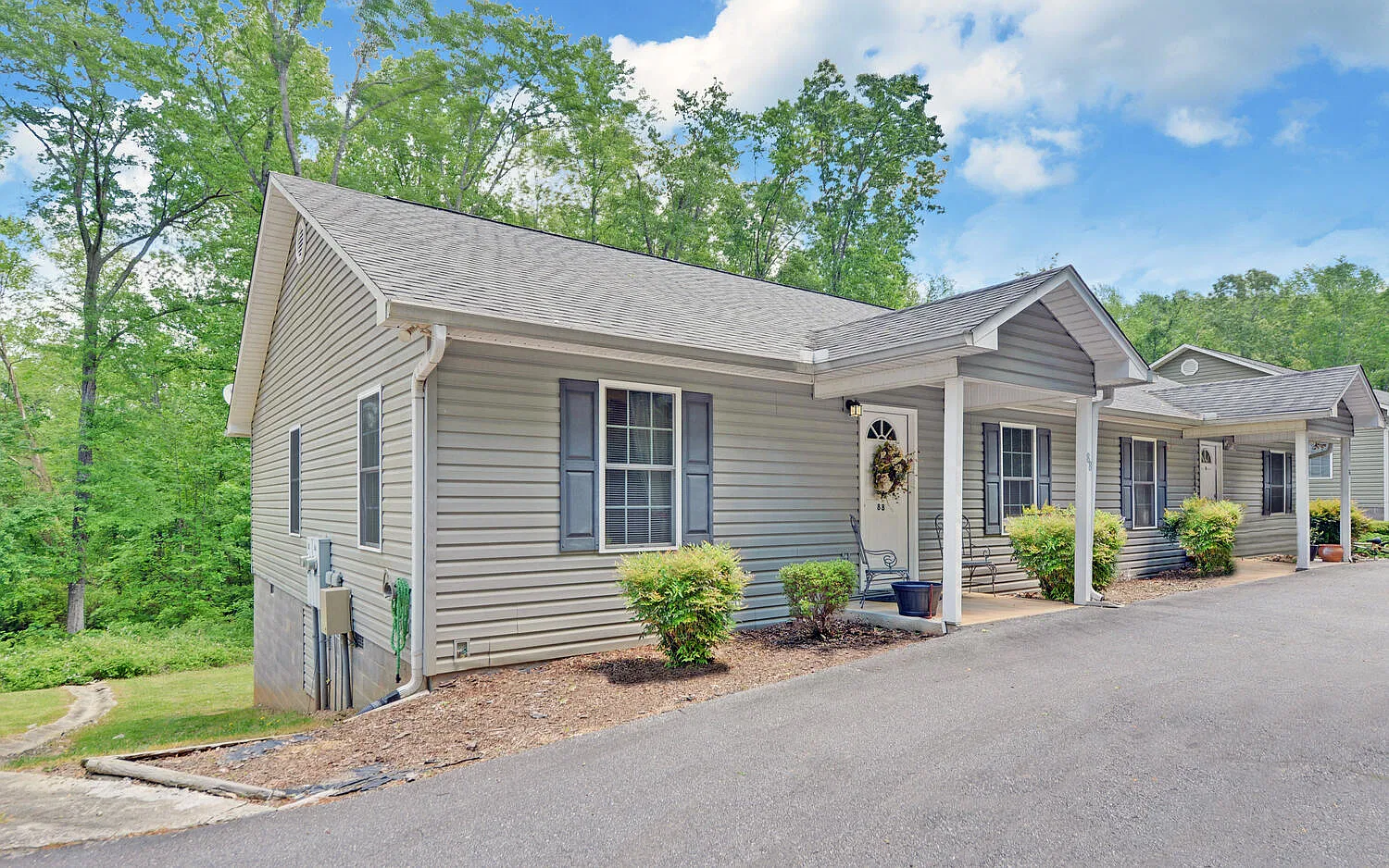 56-108 Hickory Ct — Photo 2