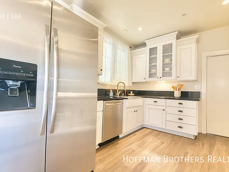 753 S Ogden Dr — Photo 2