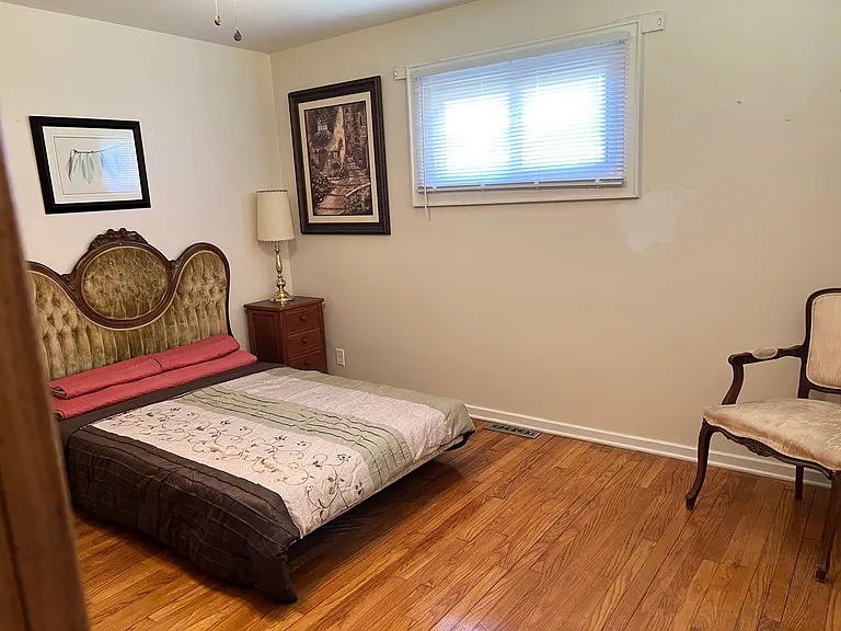118 Rathbone Rd — Photo 1