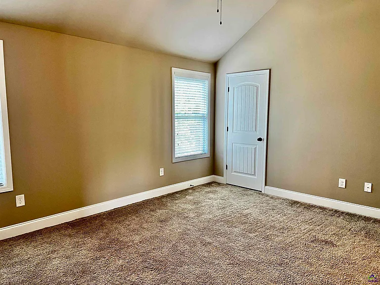 208 Black Hawke Ln — Photo 26