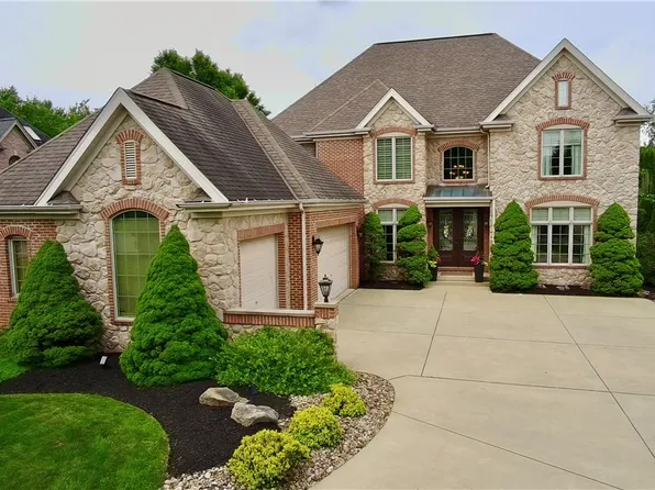 1817 Constitution Blvd, Valencia, PA 16059