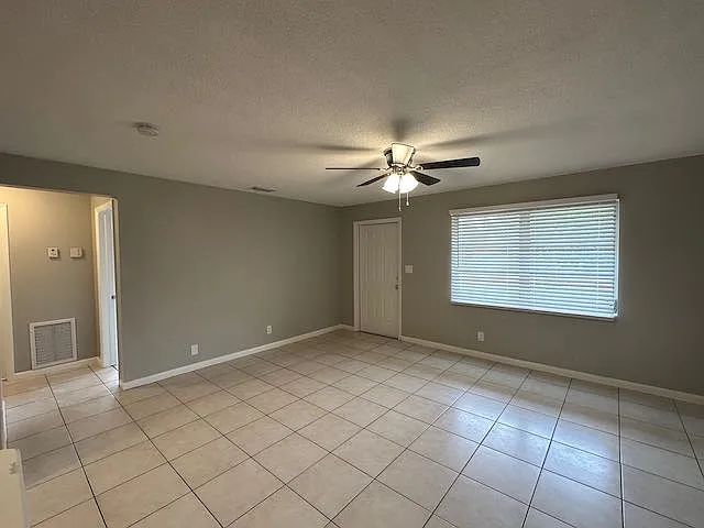 8502 Sunset Dr — Photo 4