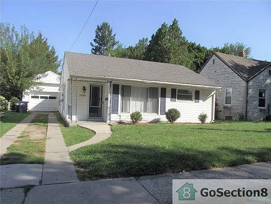 1734 Talbot St photo 1