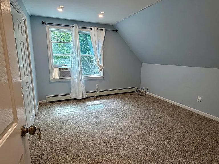 12 Anthony Dr — Photo 8