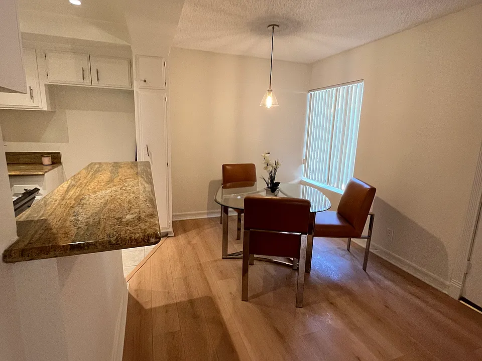 1724 Montana Ave #5A