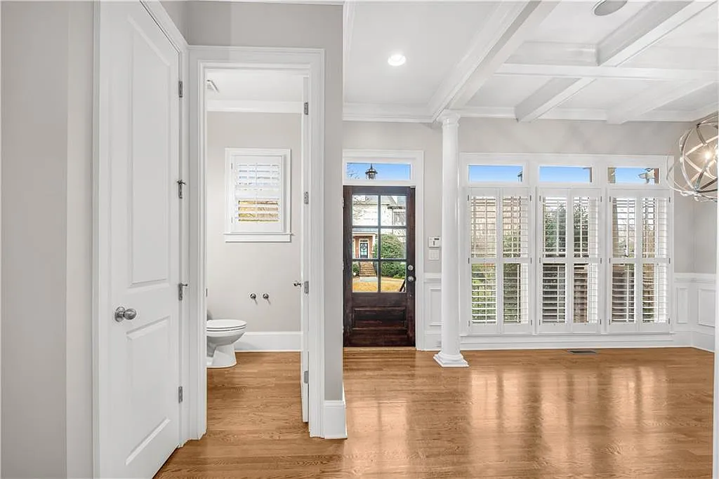 4 bed, 3.5 bath, 2068 sqft, $4,400 — Photo 3
