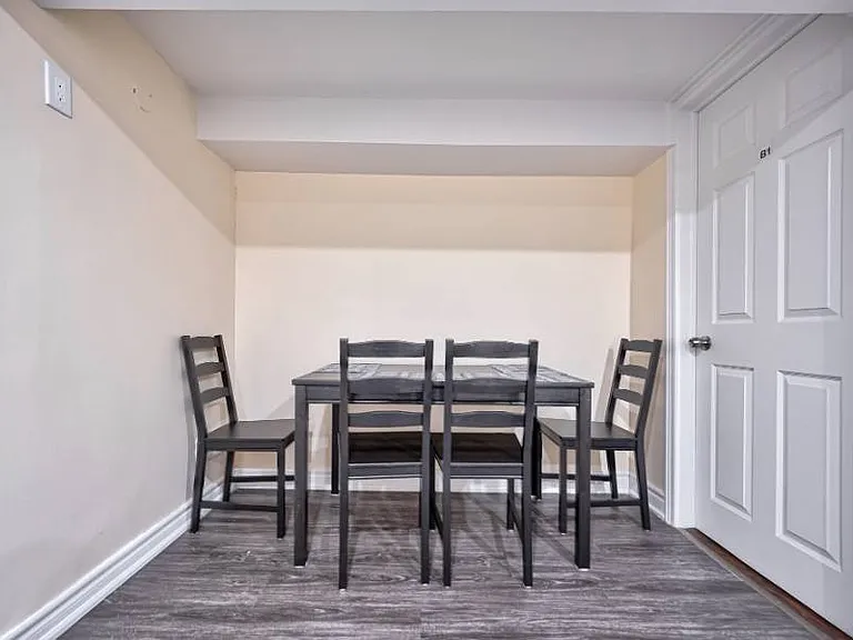757 Elgin St — Photo 9