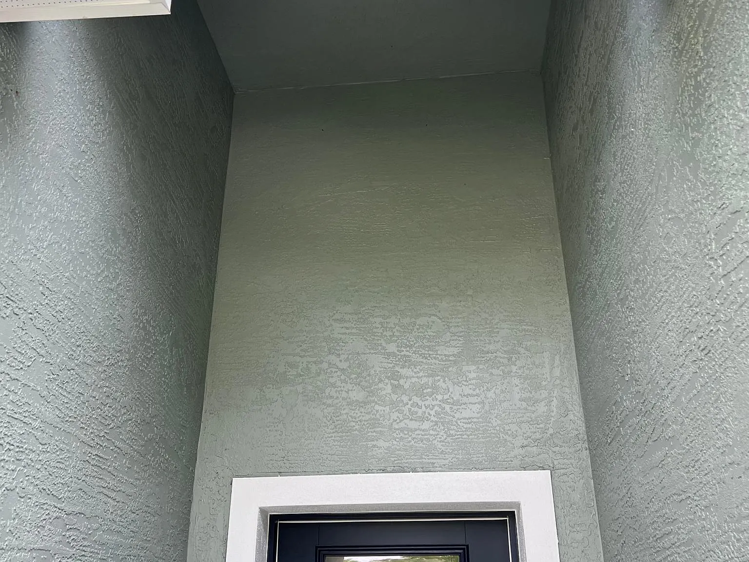 3 bed, 2.5 bath, 1719 sqft, $2,300 — Photo 2