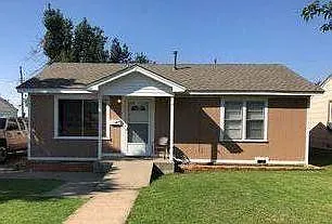 210 Moreland St — Photo 1