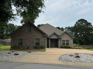 617 Edgemoor Ter, Benton, AR 72019