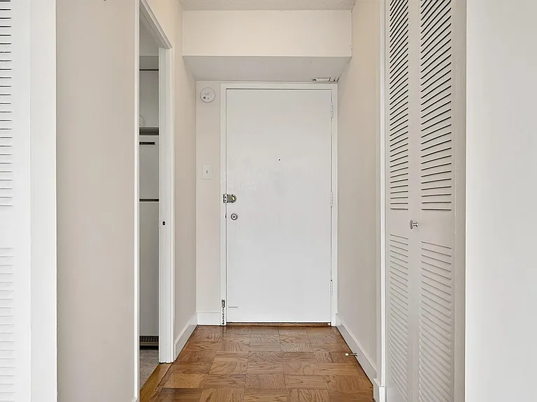 1301 Delaware Ave SW #812 — Photo 12