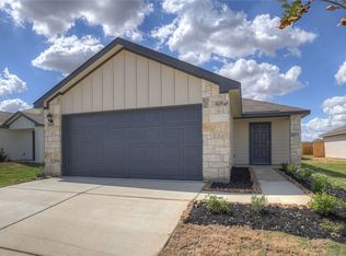 332 Cottonmouth Ln, Seguin, TX 78155
