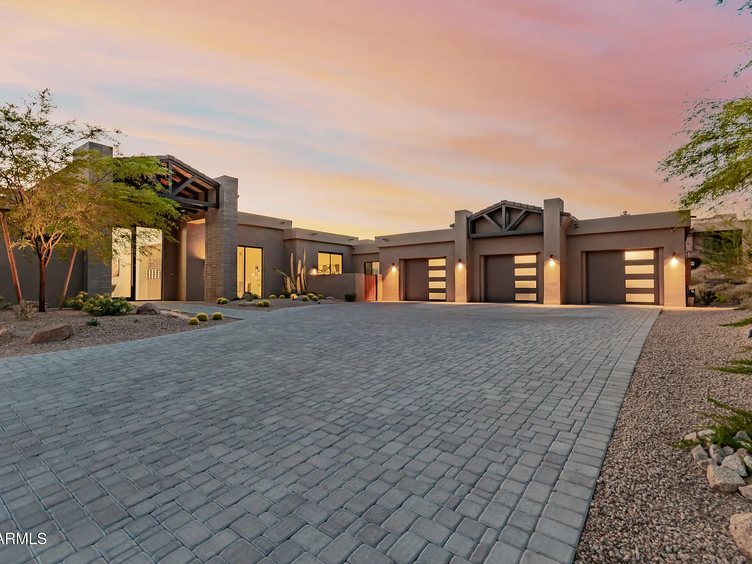 6 bed, 6.5 bath, 9679 sqft, $22,500 — Photo 1