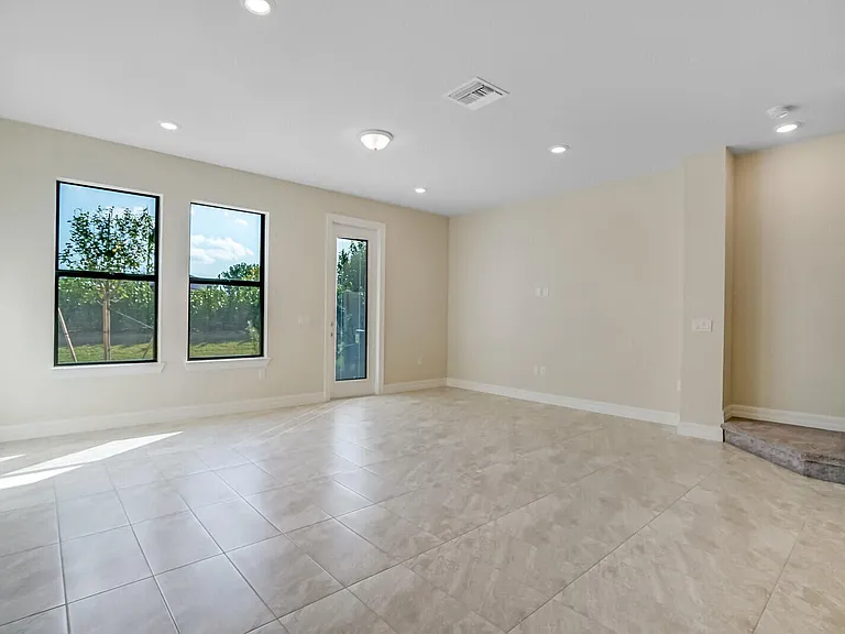 8656 Escue St — Photo 7